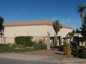 3 Bed Townhouse in Lovemore Heights