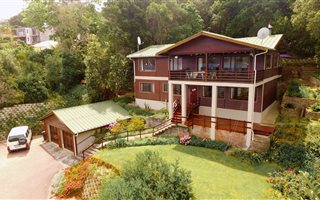 5 Bedroom House in Paradise