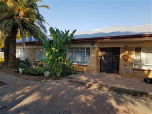 4 Bedroom House in Roosheuwel