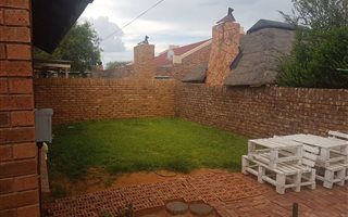 2 Bedroom House in Camelot