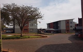Bachelor apartment in Dorandia