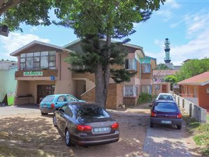 3 Bed House in Malabar