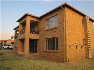 2 Bed Apartment in Vanderbijlpark SW5