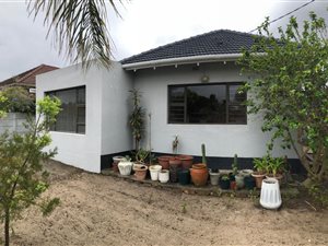 5 Bed House in Chrismar