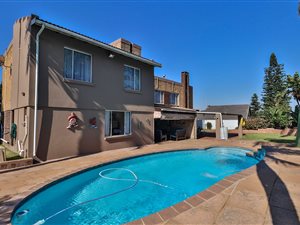 5 Bed House in Astra Park
