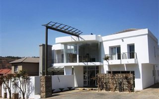 5 Bedroom House in Waterkloof Ridge