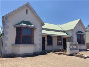 6 Bed House in Queenstown Central