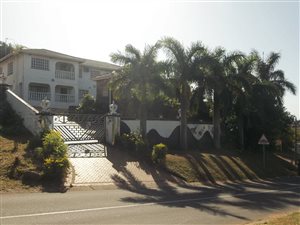 15 Bed House in Orient Hills
