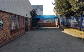 208 m² Industrial space in Sebenza
