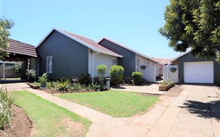 3 Bedroom House in Tasbet Park
