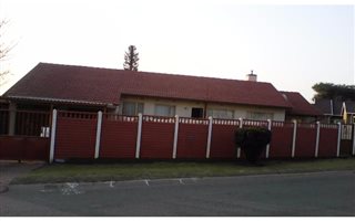 3 Bedroom House in Esther Park