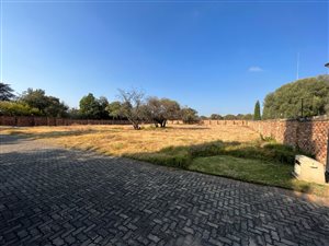 2985 m² Land available in North Riding