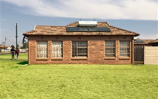3 Bedroom House in Clayville