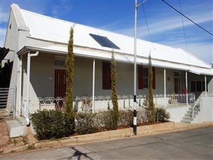 4 Bedroom House in Oudtshoorn Central