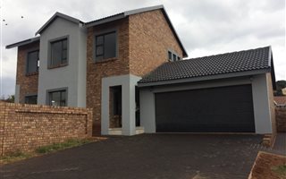 3 Bedroom House in Roodeplaat