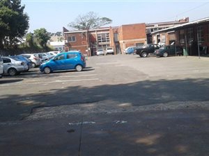 678 m² Industrial space in Pinetown Central