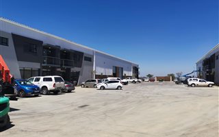 2455 m² Industrial space in Louwlardia