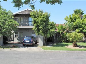 6 Bed House in Glenhaven