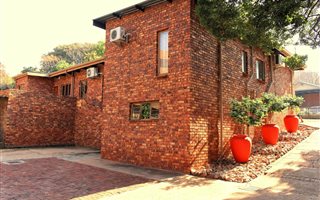 307 m² Office Space in Val de Grace