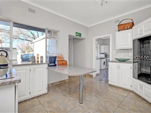 5 Bed House in Linden