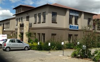 Commercial space in Willowbrook
