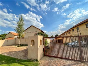 3 Bed Apartment in Halfway House