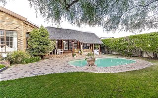 3 Bedroom House in Bergvliet