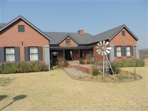 4 Bed House in Boschkop
