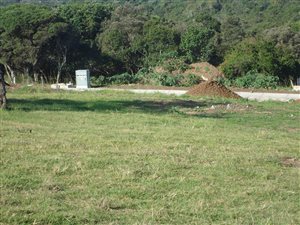 1058 m² Land available in Cove Rock