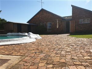 3 Bed House in Cinderella