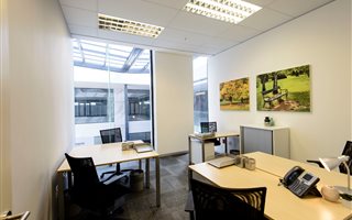 100 m² Office Space in Dainfern