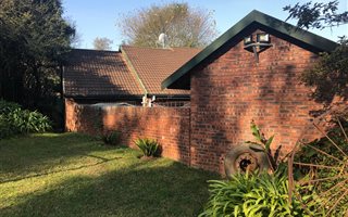3 Bedroom Simplex in Chase Valley