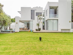 4 Bed House in Benmore Gardens