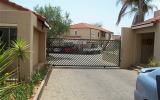 2 Bedroom Apartment in Safarituine