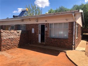 4 Bed House in Barkly West