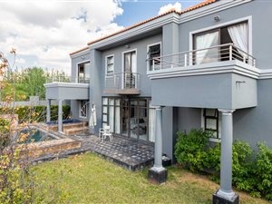 5 Bed House in Woodmead