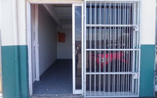 30 m² Commercial space in Bluff