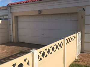 3 Bed House in Somerset West Central