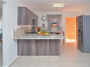 2 Bed Apartment in Boksburg Central