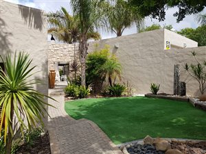 4 Bed House in La Rochelle