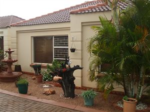 3 Bed Townhouse in Naboomspruit