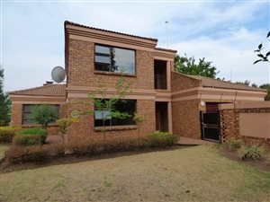 3 Bed House in Country View