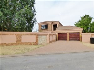 3 Bed House in Country View