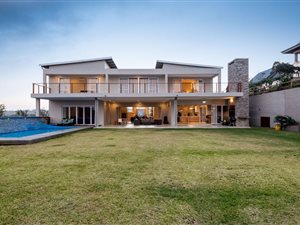 5 Bed House in Simbithi Estate