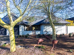 4 Bed House in Pearl Valley On Val De Vie