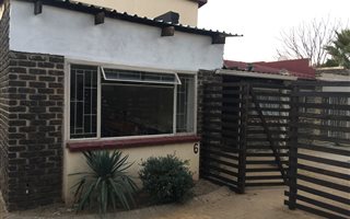 1 Bedroom Flat in Bronkhorstspruit