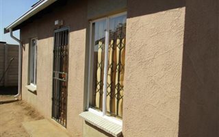 2 Bedroom House in Windmill Park