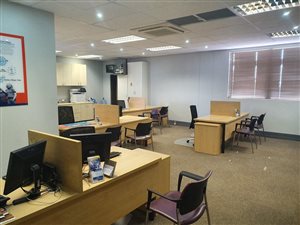 13651 m² Commercial space in Magaliessig