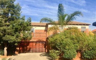 3 Bedroom Townhouse in Willowbrook