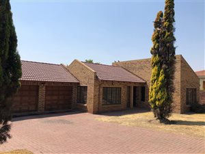 3 Bed House in Country View